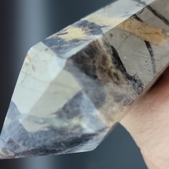 Elegant Septarian Stone Natural Crystal Obelisk with Stand UV Reactive Gemstone - Picture 10 of 13